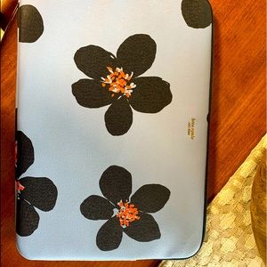 Kate Spade 15" laptop sleeve. Never used! Excellent condition💙